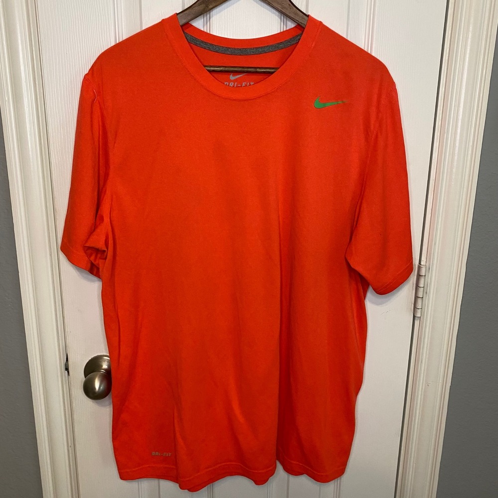 Nike Dri-FIT Mens XL Orange Short Sleeve Athletic Shirt Green Swoosh Logo